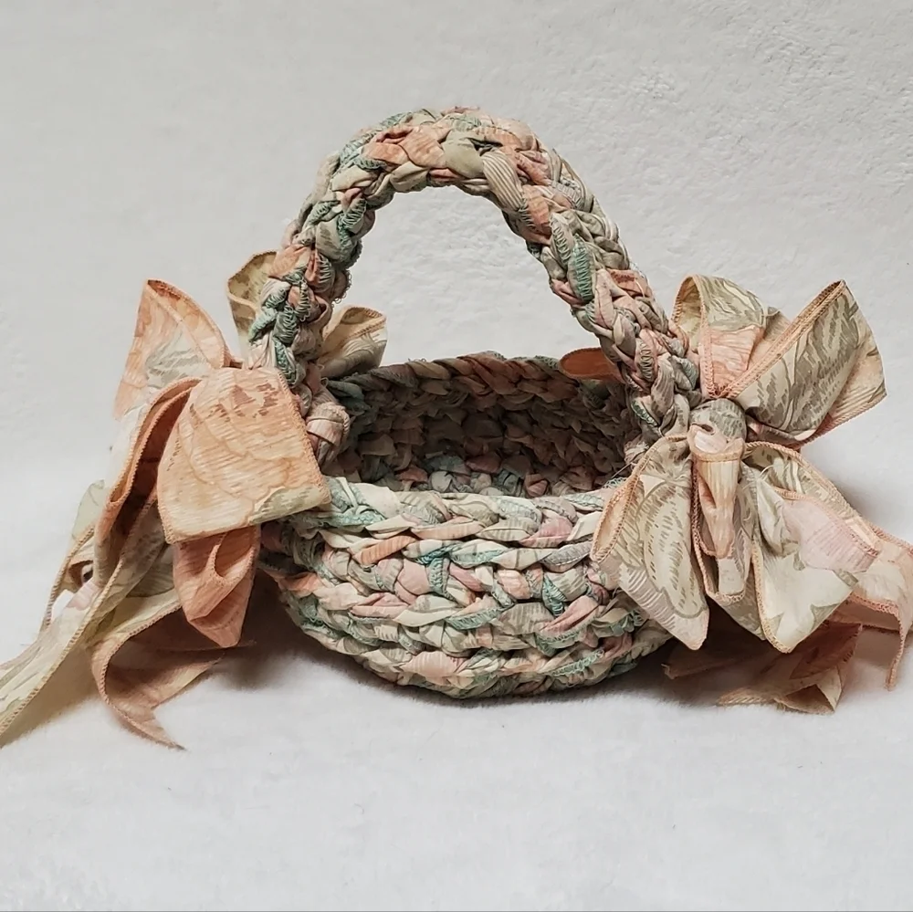 VINTAGE 70s Christmas Floral Ribbon Crochet Braided Large Side Bow Mini Baskets